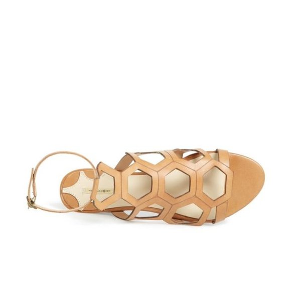 Max Studio Beige Sandals - Picture 6 of 11